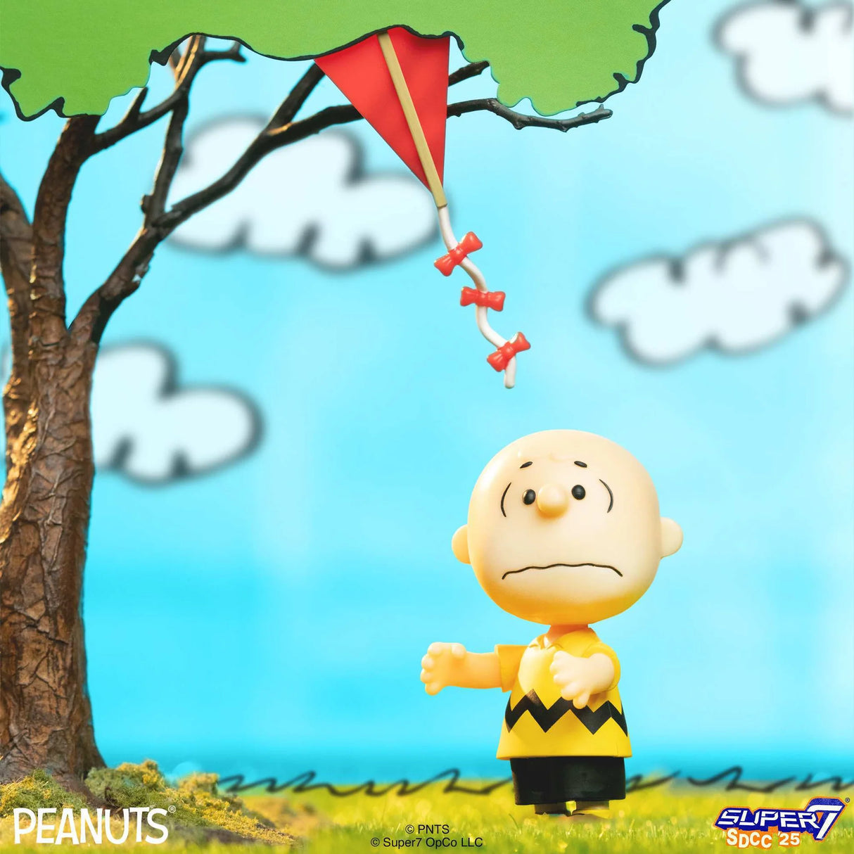 Peanuts ReAction Figures: Charlie Brown And The Kite Eating Tree - DIORAMA BOX